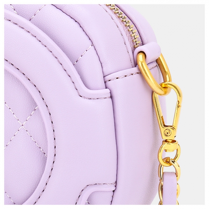 sac à bandoulière chaîne en cuir végétalien brodé de couleur violette de luxe de marque célèbre 