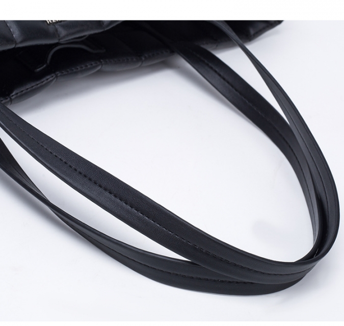 grand sac fourre-tout personnalisé en cuir synthétique polyuréthane noir matelassé 